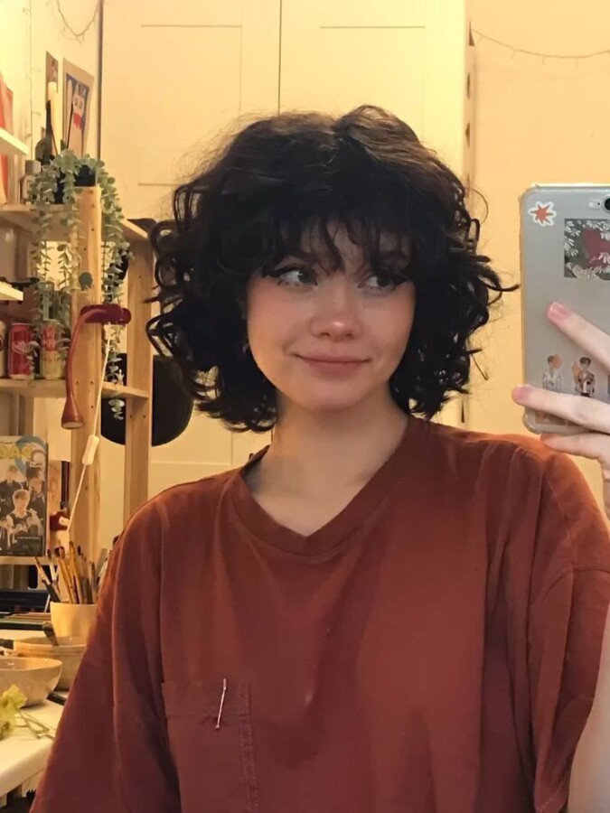 coupe courte bouclés tendance