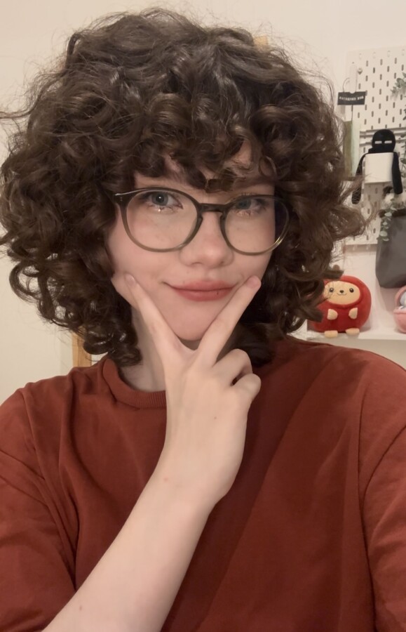 coupe courte cheveux ondulés