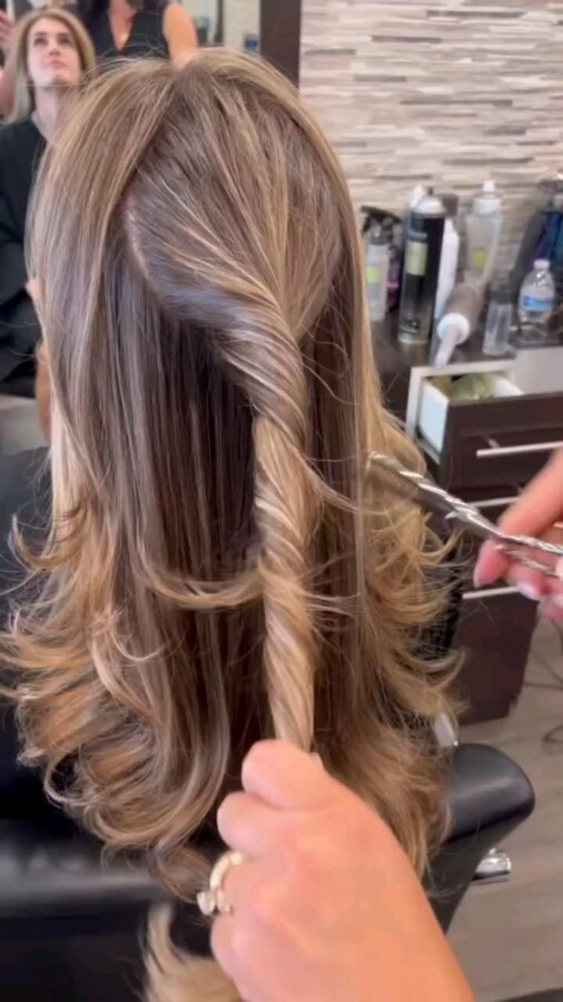 Coupe mi-longue avec dégradé élégant